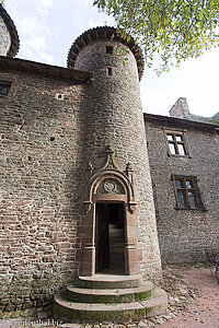 Eingangsturm vom Château de Canac