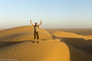 Lars auf den Sanddünen von Ramlat Fasat