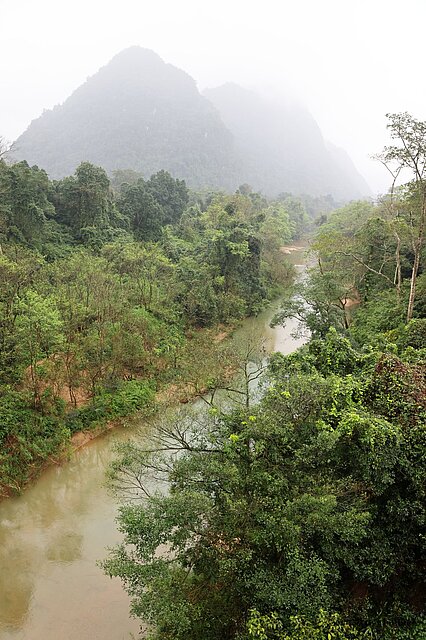 Aussicht über das von Bergen umgebene Trạ-Áng-Tal in Vietnam 