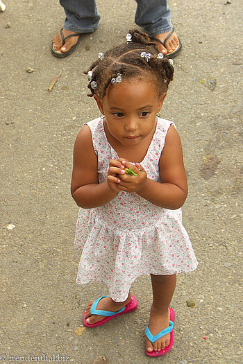Kleines Mädchen bei Jarabacoa