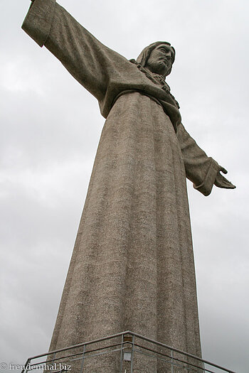 Die große Statue des Santuário de Cristo Rei