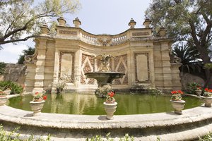Brunnen im San Anton Garden auf Malta