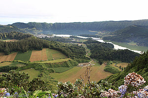 Blick hinab in die Caldeira das Sete Cidades