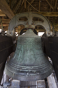 Glocke im Torturm der Gräfenburg Kelling in Calnic