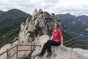 Anne auf dem Ulsanbawi-Felsen