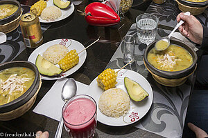 Abendessen bei einer kolumbianischen Familie.