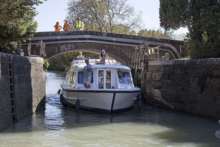 in der Schleuse am Canal du Midi