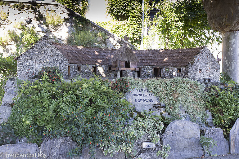 Modelle der Margalide Le Bondidier im Château Fort de Lourdes