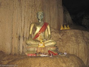 Buddha-Statue in der Tham Loub