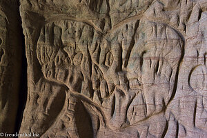 Malereien in der Petershöhle vom Gauja Nationalpark