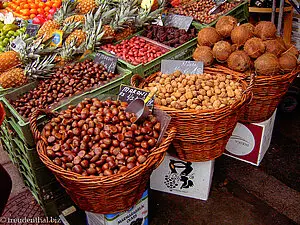 Nüsse-, Marroni- und Obststand